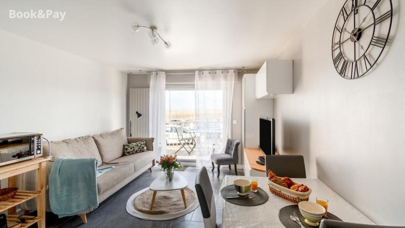 Au Bruit Des Vagues Apartment Биник Екстериор снимка