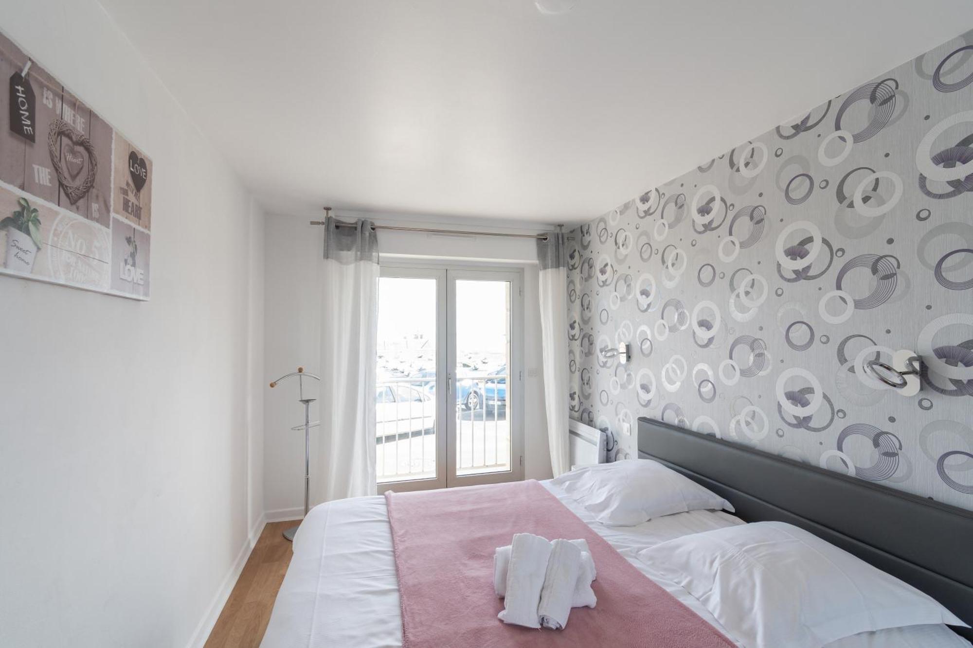 Au Bruit Des Vagues Apartment Биник Стая снимка