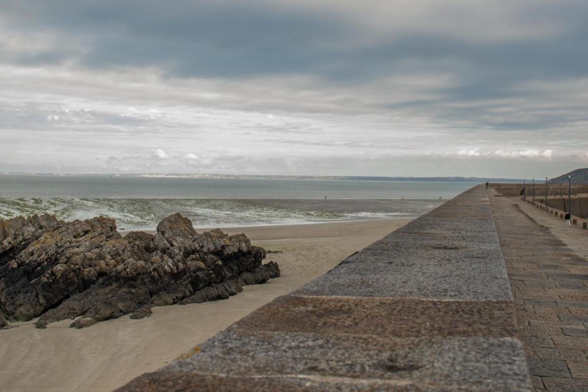 Au Bruit Des Vagues Apartment Биник Екстериор снимка