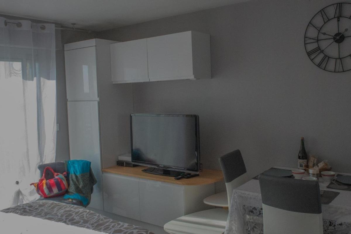 Au Bruit Des Vagues Apartment Биник Екстериор снимка