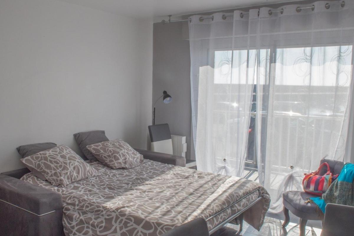 Au Bruit Des Vagues Apartment Биник Екстериор снимка