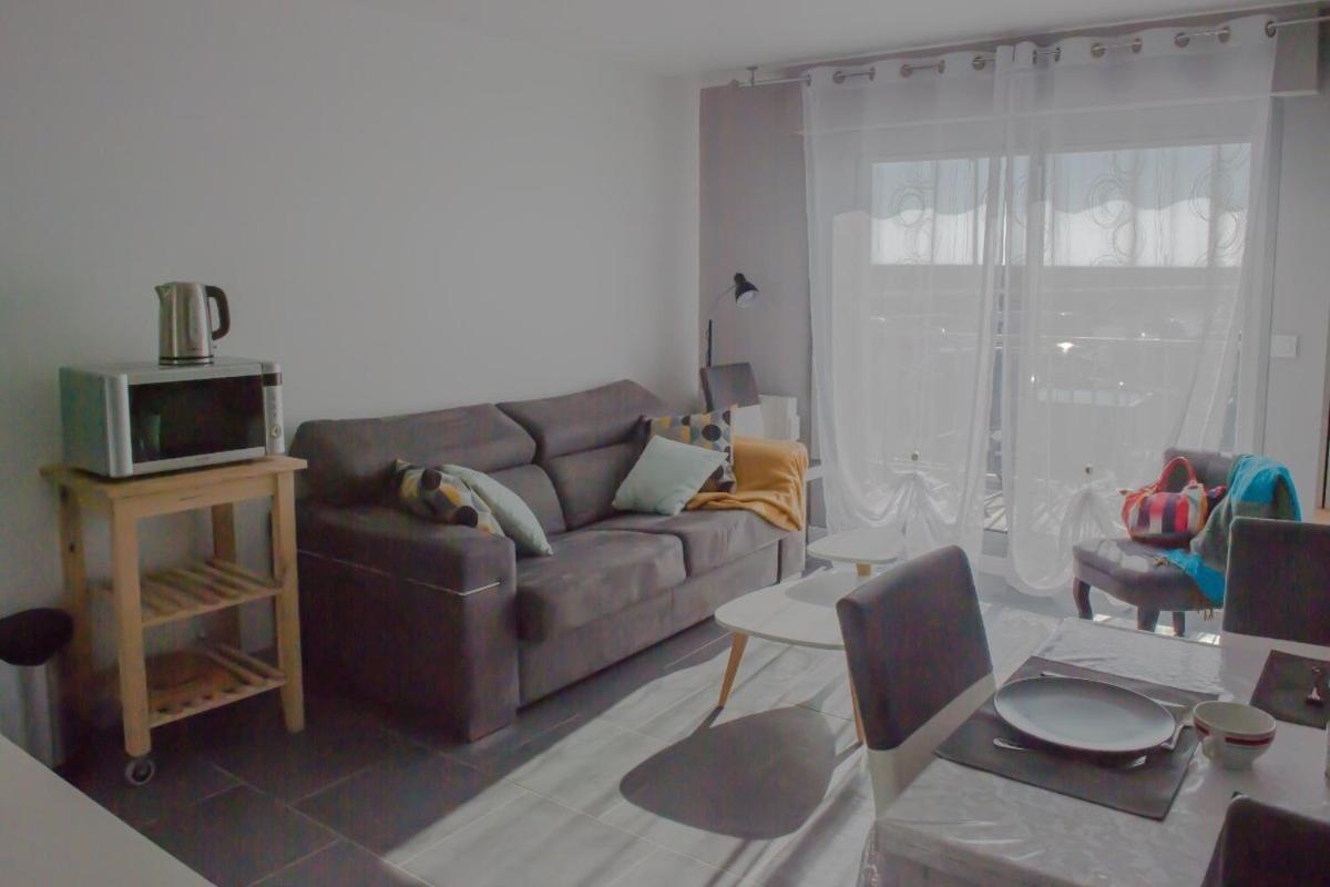 Au Bruit Des Vagues Apartment Биник Екстериор снимка