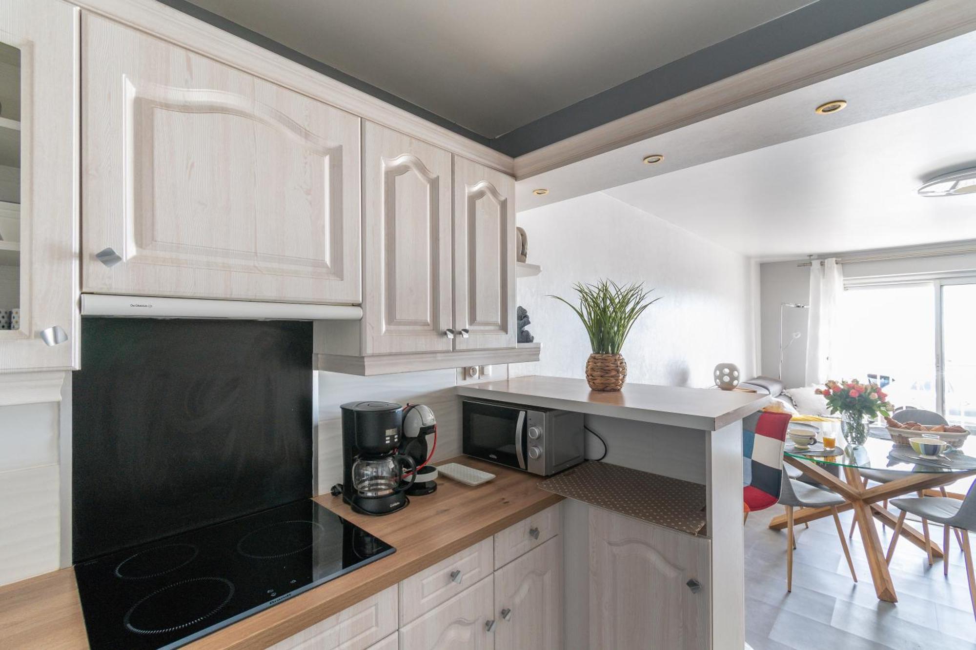 Au Bruit Des Vagues Apartment Биник Екстериор снимка